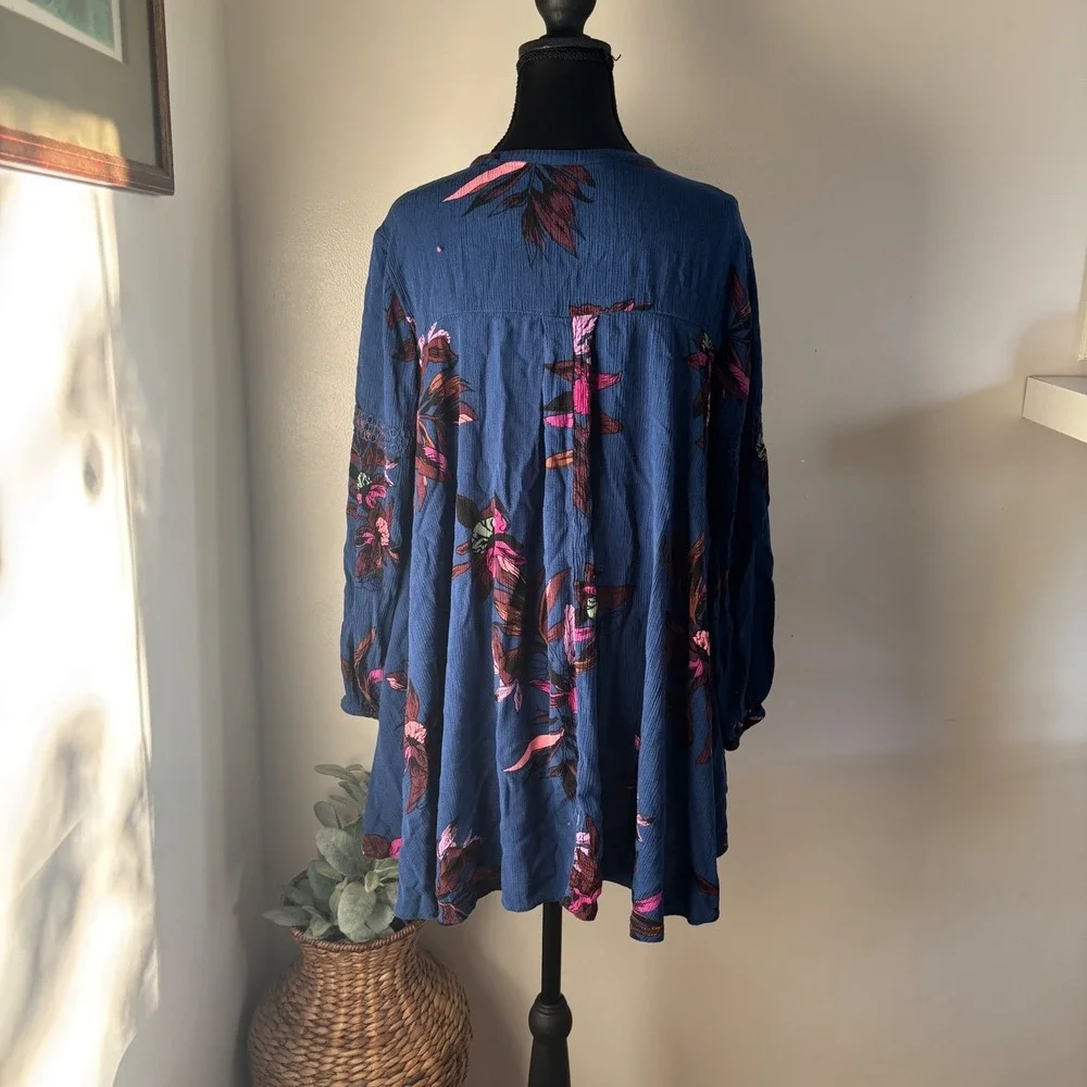 Free People Tree Swing‎ Blue Floral Print Keyhole Neck Long Sleeve Tunic Boho S - Picture 3 of 14
